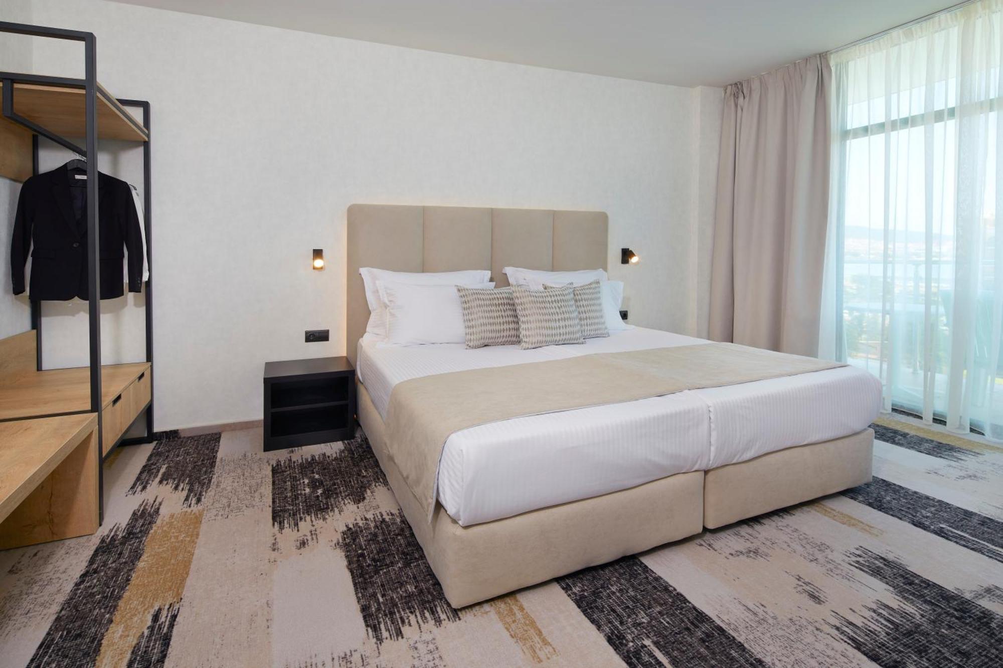 Hotel Marvel All Inclusive - Fully Renovated Free Beach Access Pantai Sunny Bagian luar foto