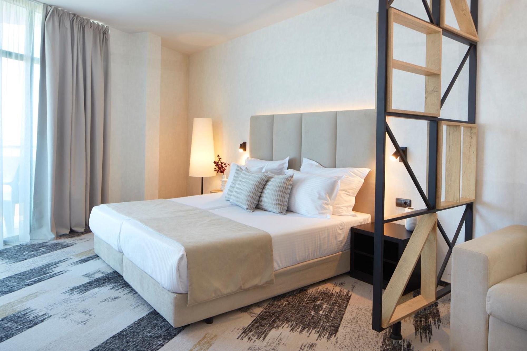 Hotel Marvel All Inclusive - Fully Renovated Free Beach Access Pantai Sunny Bagian luar foto